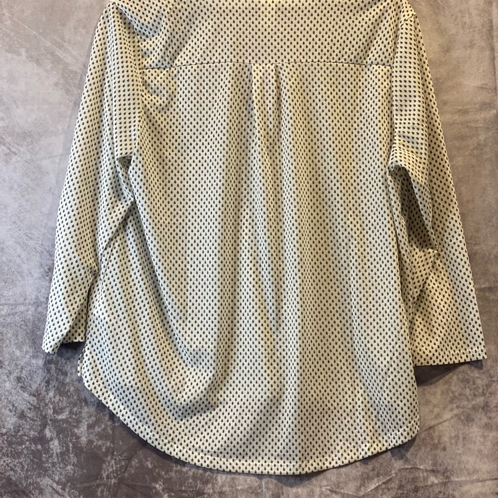 H&M flowey blouse - Picture 2 of 3
